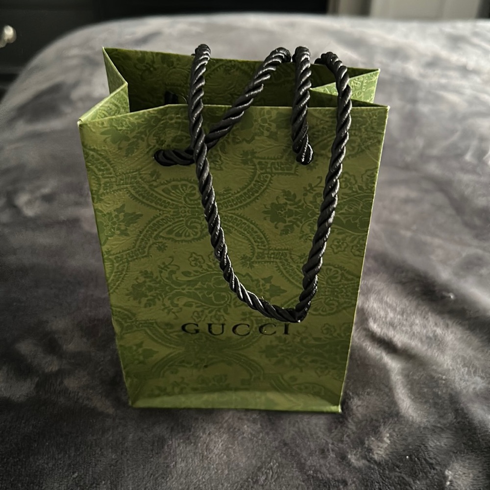 GUCCI Chain. Very Colorful very Sassy.